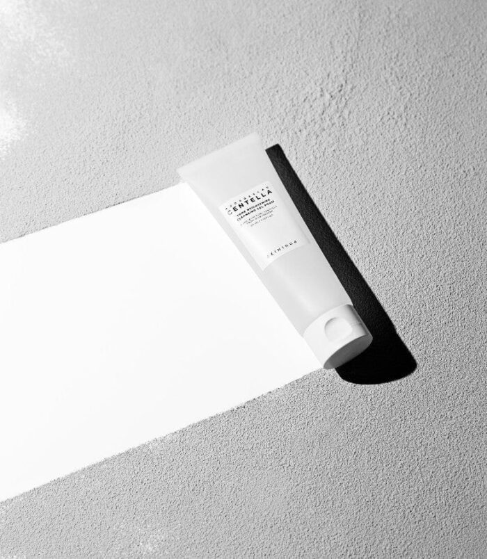 skin1004-cleanser-125ml-madagascar-centella-tone-brightening-cleansing-gel-foam-36440380375286_144