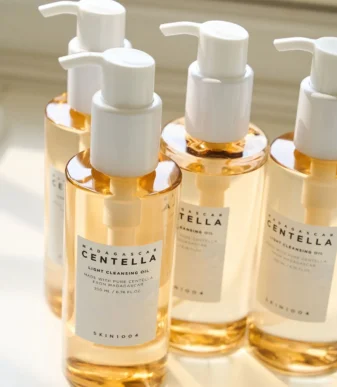 skin1004-cleanser-centella-light-cleansing-oil-38409133654262_1440x