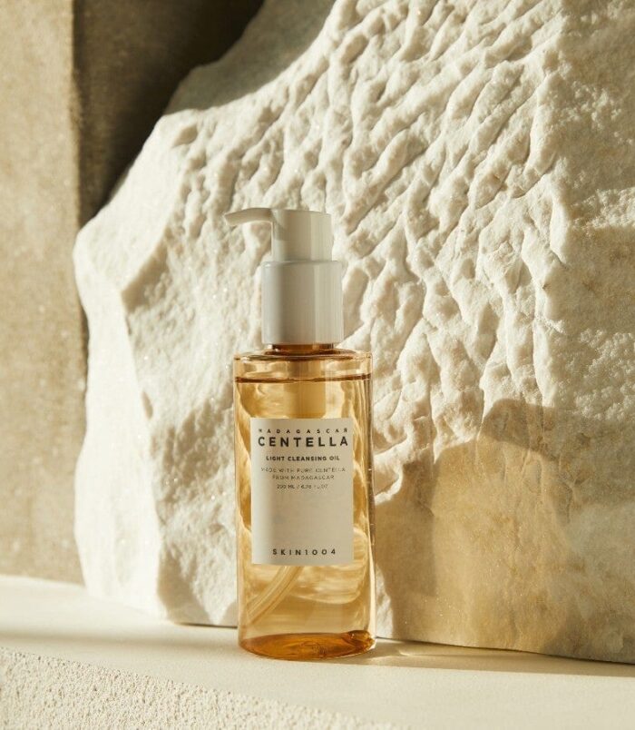 skin1004-cleanser-madagascar-centella-light-cleansing-oil-36440241078518_1440x skin1004-cleanser-madagascar-centella-light-cleansing-oil-36440241078518_1440x